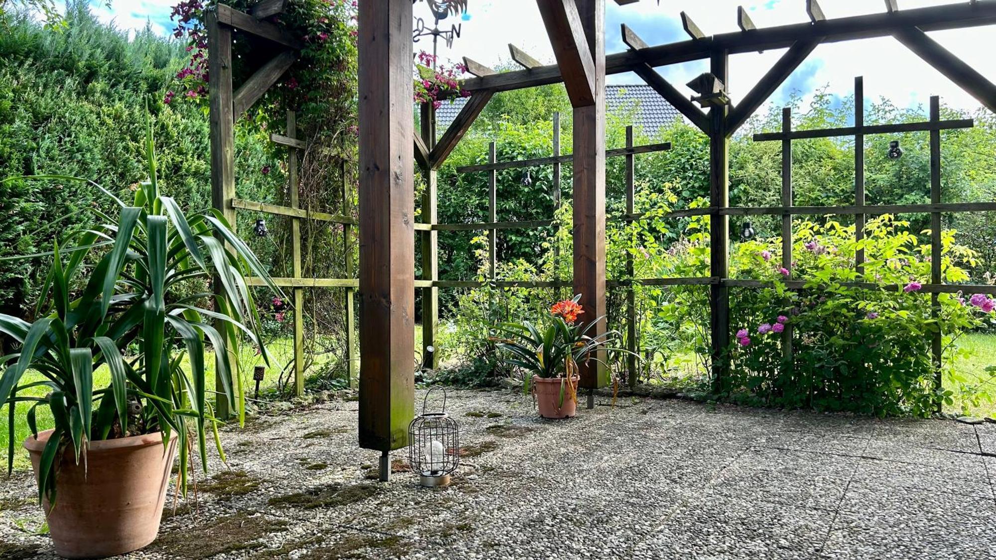 Großzügige Wohnung mit Terrasse und Gartenzugang. Bindlach Exterior foto